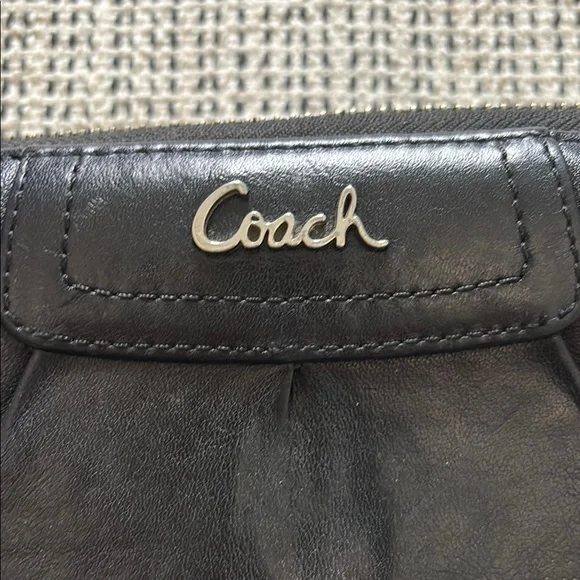 Coach Black Full Zip Leather Wallet - Picture 2 of 8
